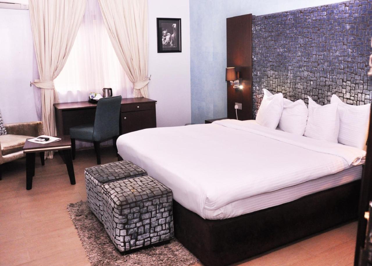 Tudor House Hotel Lagos Dış mekan fotoğraf