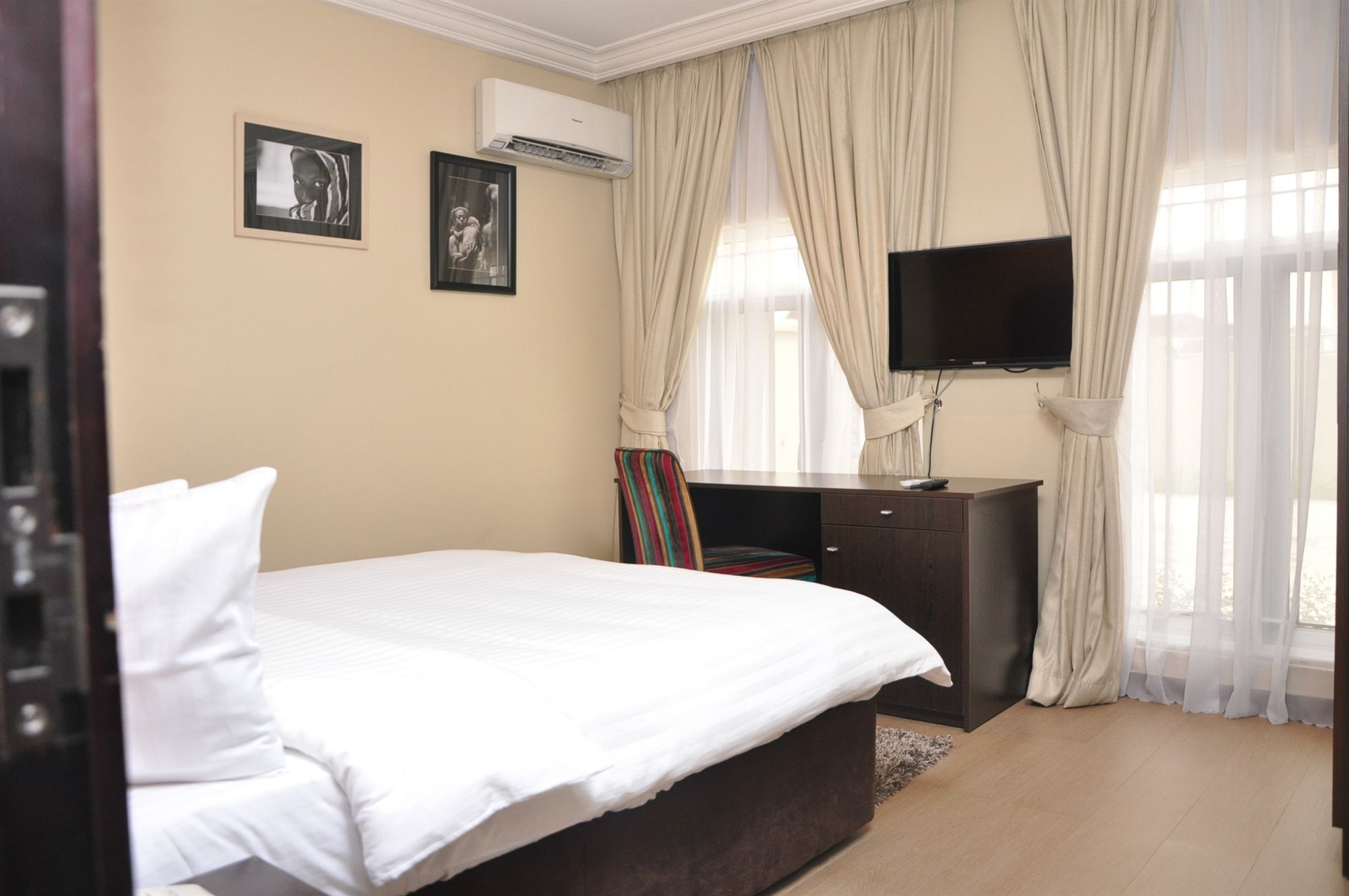Tudor House Hotel Lagos Dış mekan fotoğraf